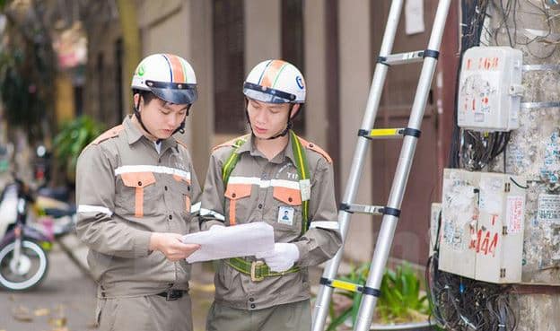 Tiến hành lắp đặt mạng fpt